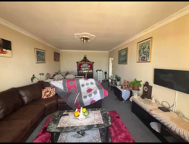 2 BEDROOM PROPERTY TO RENT IN SOUTH BEACH